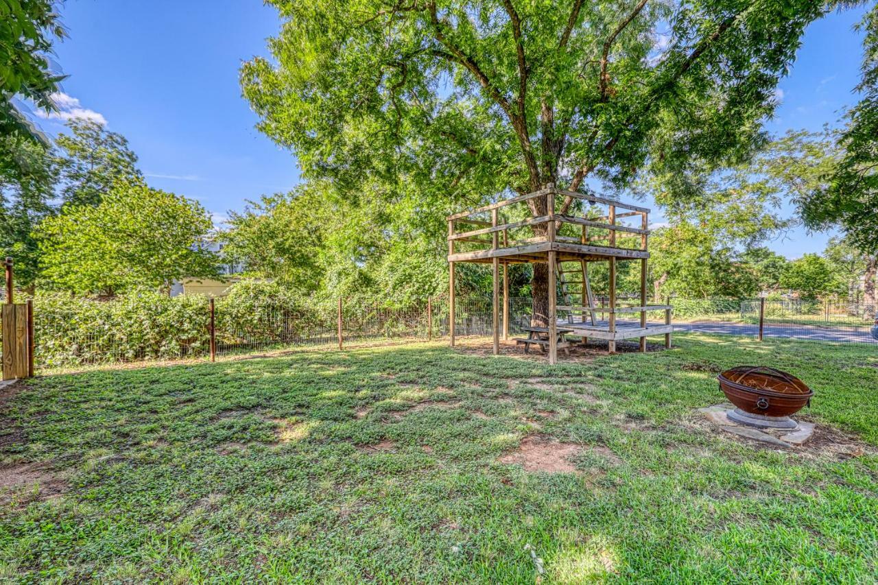 Tranquility Corner Villa Fredericksburg Exterior photo